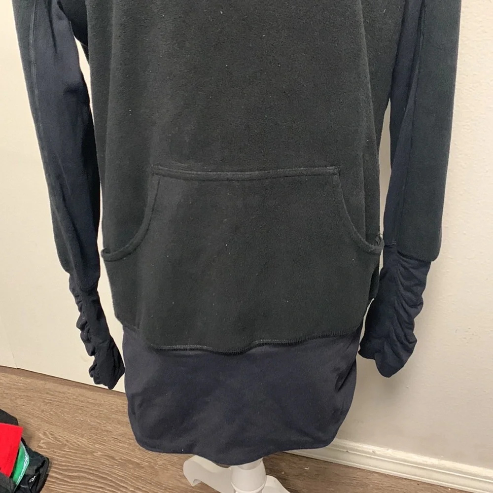 Lululemon jacket - Picture 3 of 9